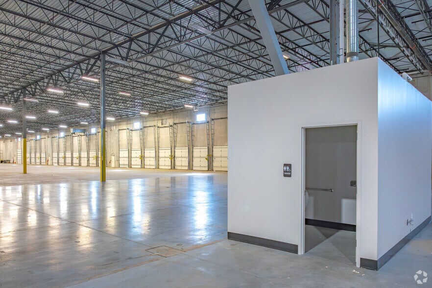 More Photos Of 2350 Corporate Park Drive, Mebane Warehouse For Lease