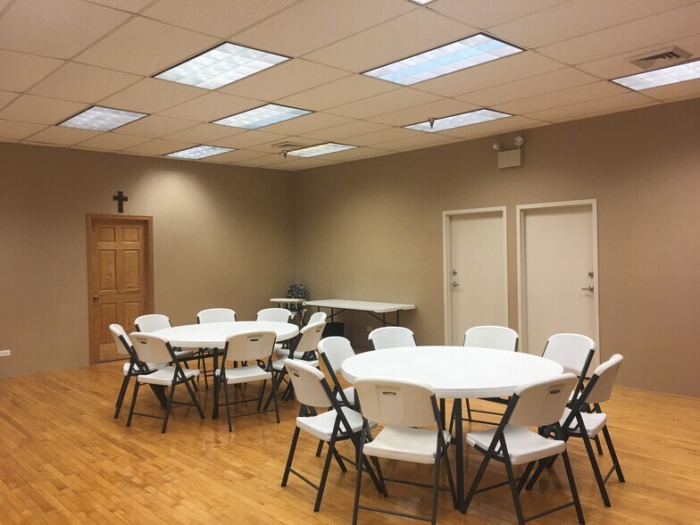 More Photos Of 1307 E Palatine Rd, Arlington Heights Religious Facility For Sale