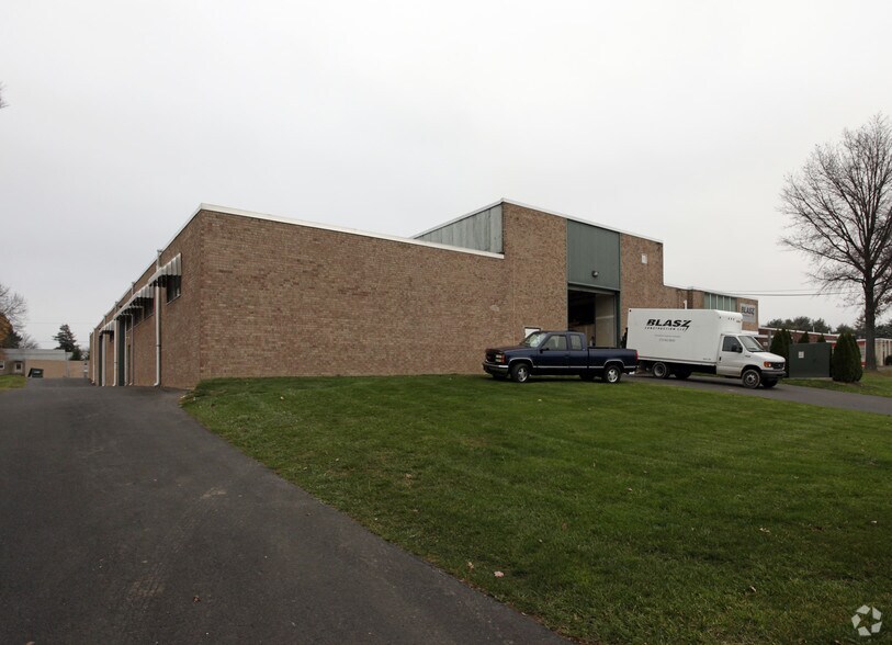More Photos Of 834 Pennsylvania Blvd, Feasterville Trevose Warehouse For Lease