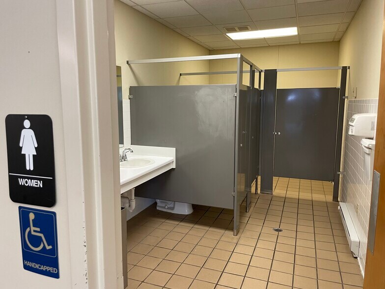 More Photos Of 630 Kolter Dr, Indiana Office For Sale