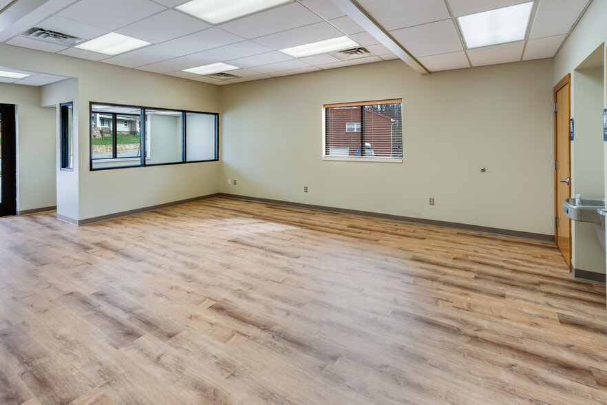 More Photos Of 138 N Main St, Canton Healthcare For Sale