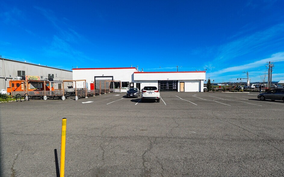 More Photos Of 2425 25th St SE, Salem Freestanding For Sale