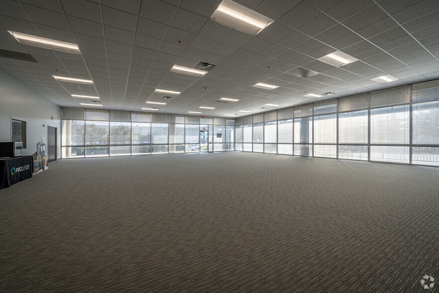 More Photos Of 7301-7401 Security Way, Houston Unknown For Lease