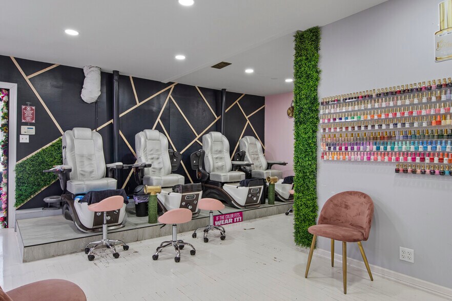 More Photos Of , McAllen General Retail For Sale