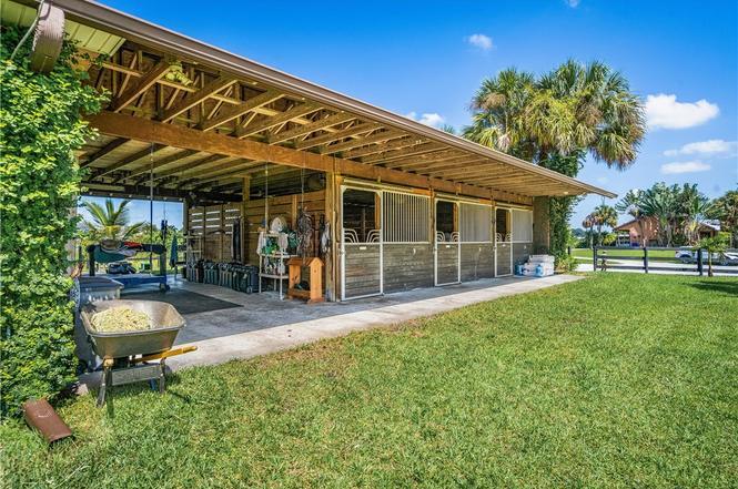 More Photos Of 455 74th Ave, Vero Beach Horse Stables For Sale