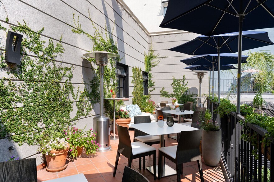 More Photos Of 3933 30th St, San Diego Storefront For Sale