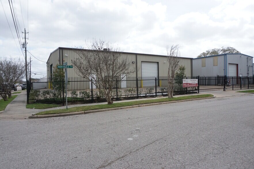 More Photos Of 5603 Northdale St, Houston Warehouse For Lease