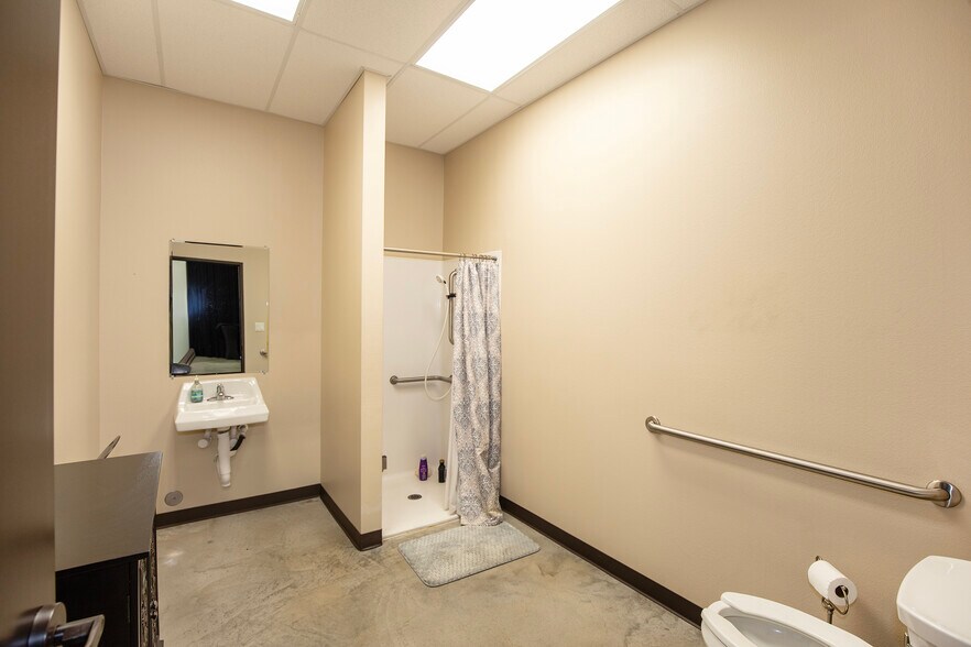 More Photos Of 1145 Butler Rd, League City Office For Sale