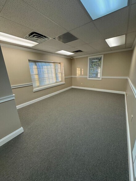 More Photos Of 1369 W Andrew Johnson Hwy, Morristown Medical For Lease