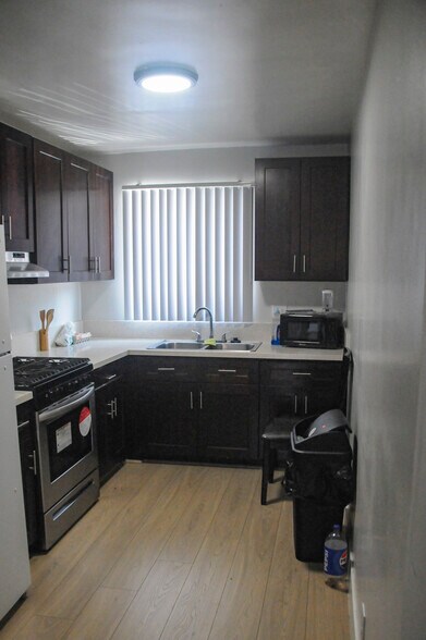 More Photos Of 685 S Coronado St, Los Angeles Apartments For Sale