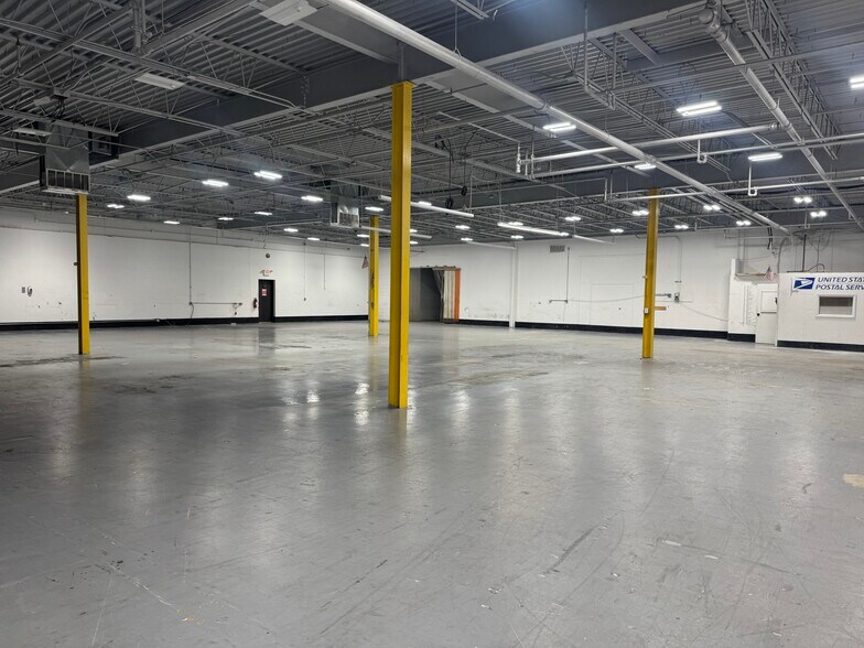 More Photos Of 7040 Colonial Hwy, Pennsauken Manufacturing For Lease