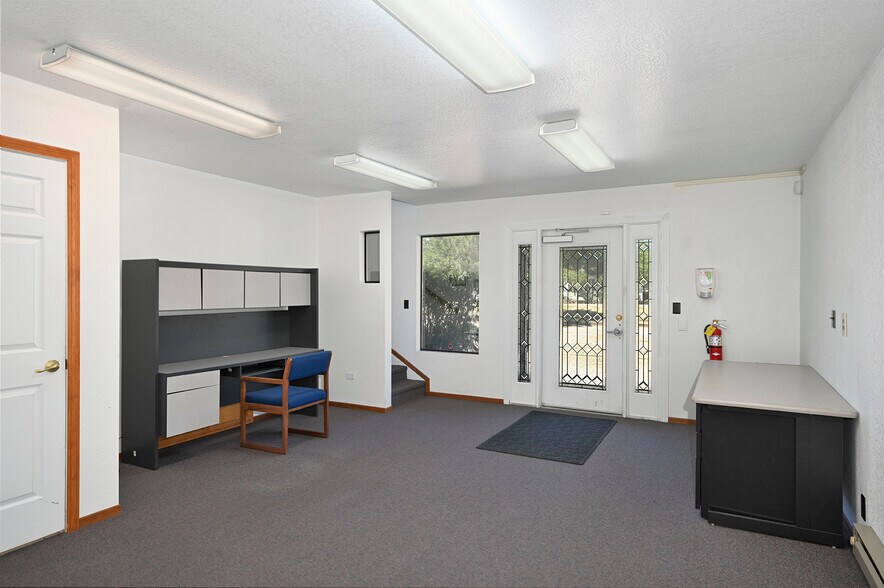 More Photos Of 122 Scott River Rd, Fort Jones Light Manufacturing For Sale