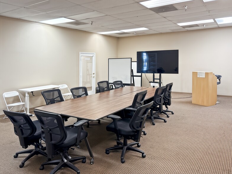 More Photos Of 2311 N Tracy Blvd, Tracy Coworking Space