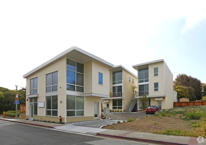 Primary Photo Of 411 Dondee St, Pacifica Storefront Retail Residential For Lease