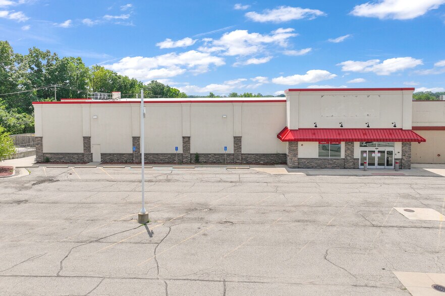 More Photos Of 2151 W Liberty St, Ann Arbor Freestanding For Lease