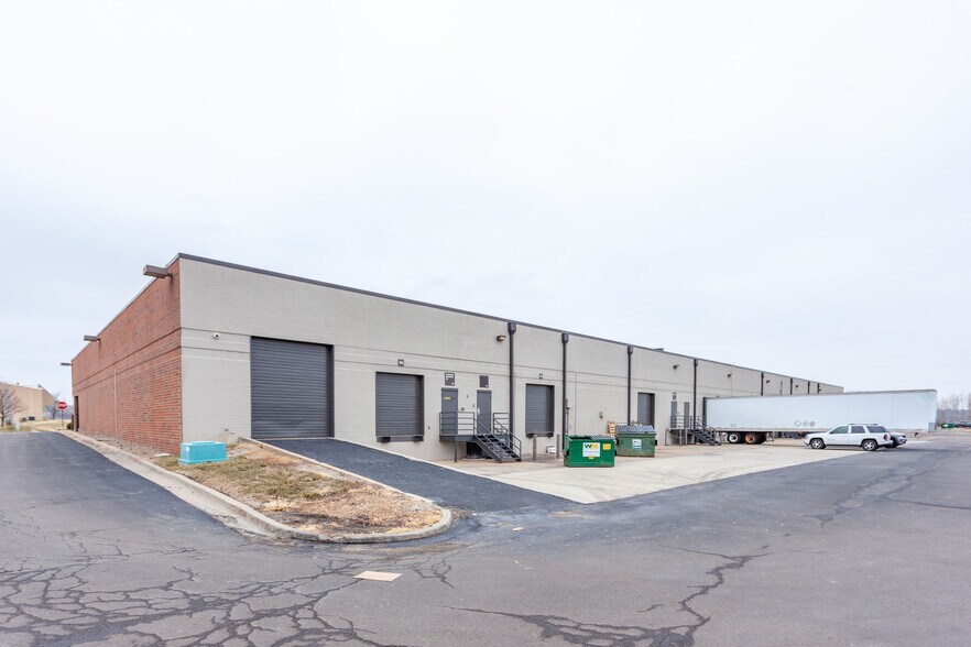 More Photos Of 100-132 Abbie Ave, Kansas City Light Manufacturing For Lease