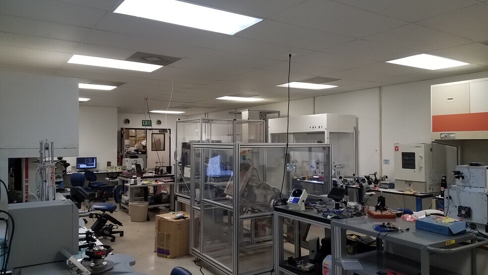 More Photos Of 2832 E Foothill Blvd, Pasadena Flex For Lease