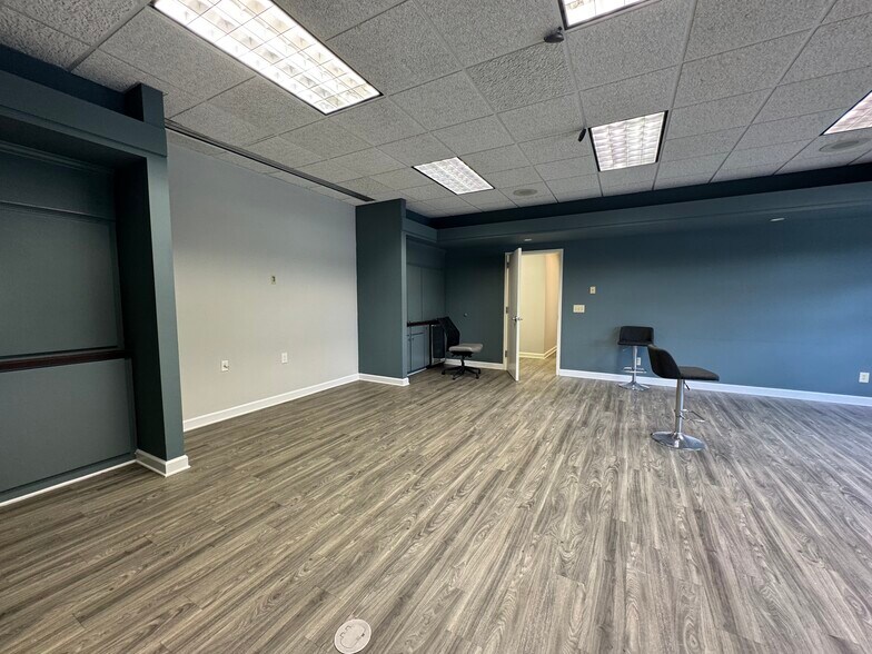 More Photos Of 3255 Industry Dr, Charleston Office For Sale