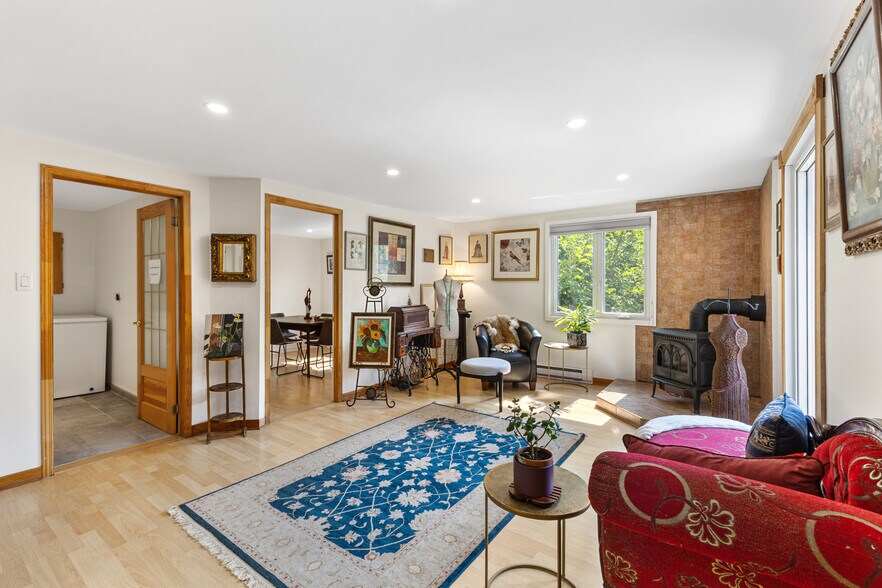 More Photos Of 57 Rue Allan, Brownsburg-chatham Apartments For Sale