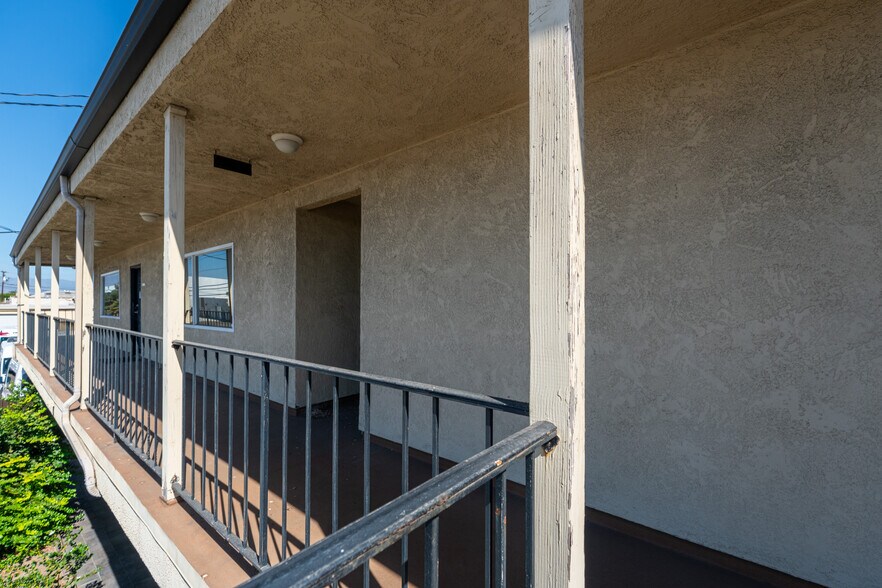 More Photos Of 11751 Slauson Ave, Santa Fe Springs Light Distribution For Lease