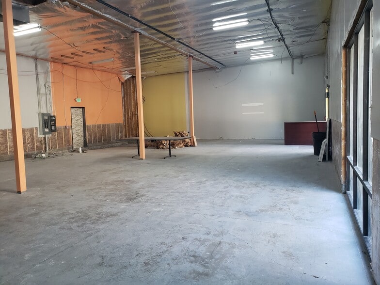 More Photos Of 10494 S Redwood Rd, South Jordan General Retail For Sale
