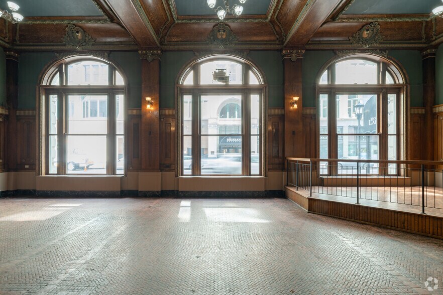 More Photos Of 391 Washington St, Buffalo Hotel For Lease