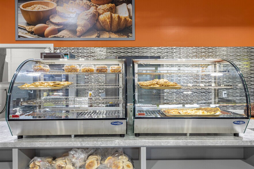 More Photos Of 14730 Champaign Rd, Allen Park Storefront Retail Office For Sale