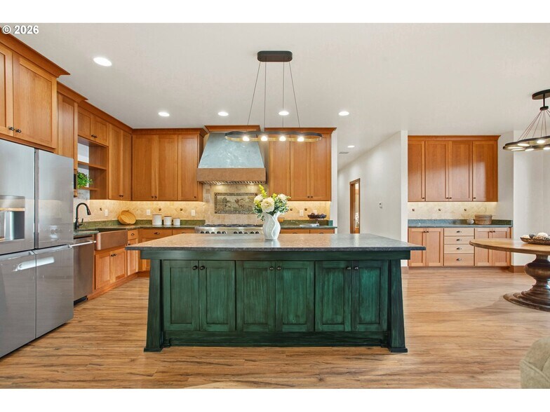 More Photos Of 49164 McKenzie Hwy, Vida Lodge Meeting Hall For Sale