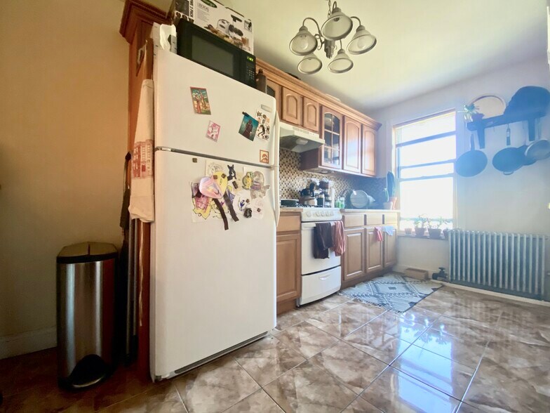 More Photos Of 92 Diamond St, Brooklyn Apartments For Sale