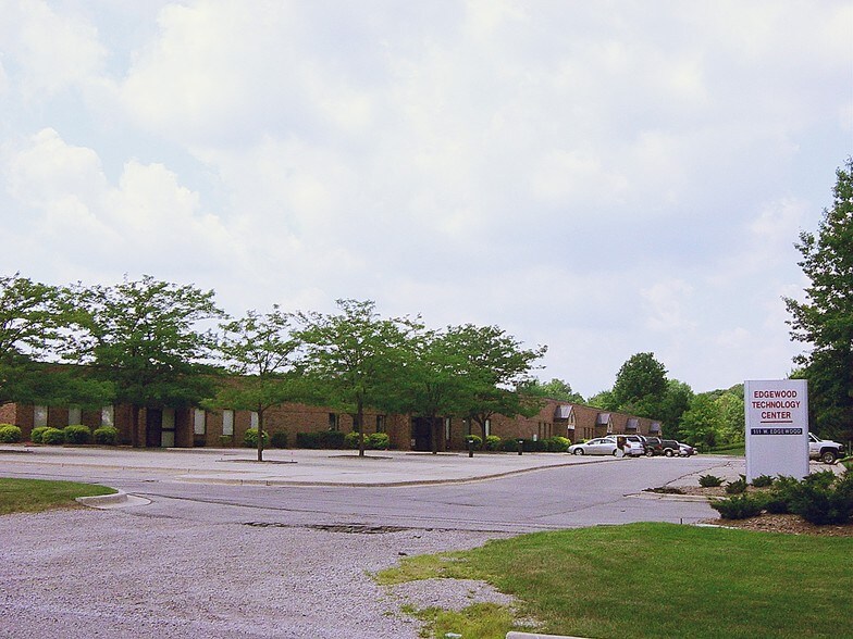 More Photos Of 111 W Edgewood Blvd, Lansing Office For Lease