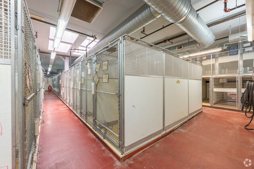 More Photos Of 1 Brockway Pl, White Plains Veterinarian Kennel For Lease