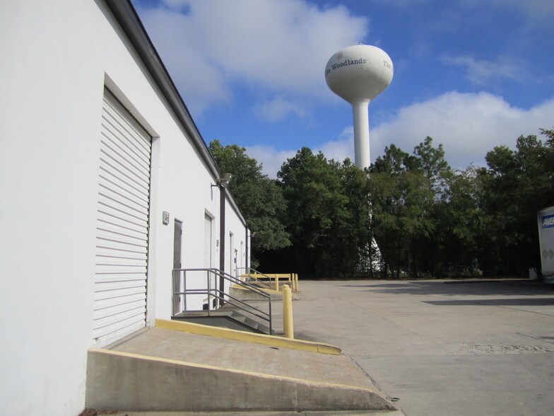 More Photos Of 410 S Trade Center Pky, The Woodlands Flex For Lease