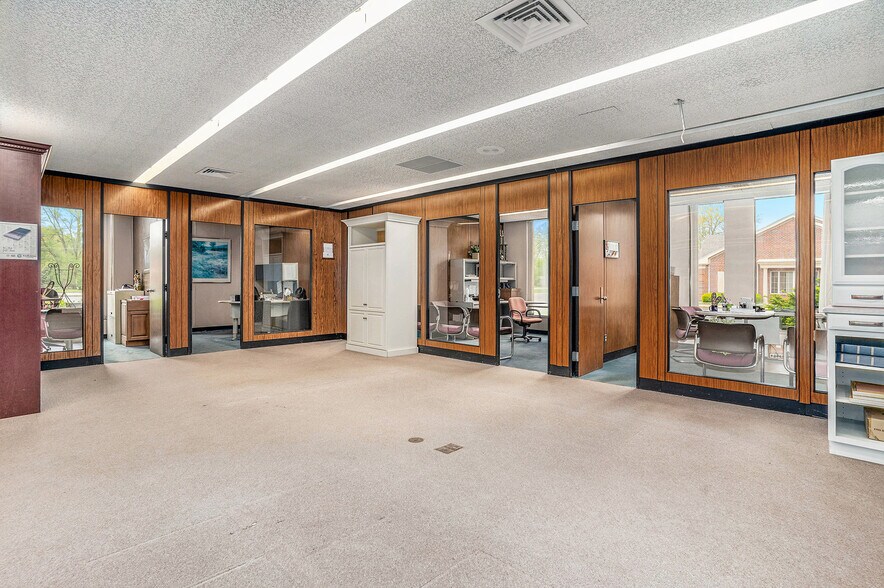 More Photos Of 392 136th Ave, Holland General Retail For Sale