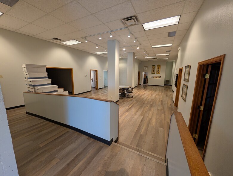 More Photos Of 7 E Cimarron St, Colorado Springs Office For Sale