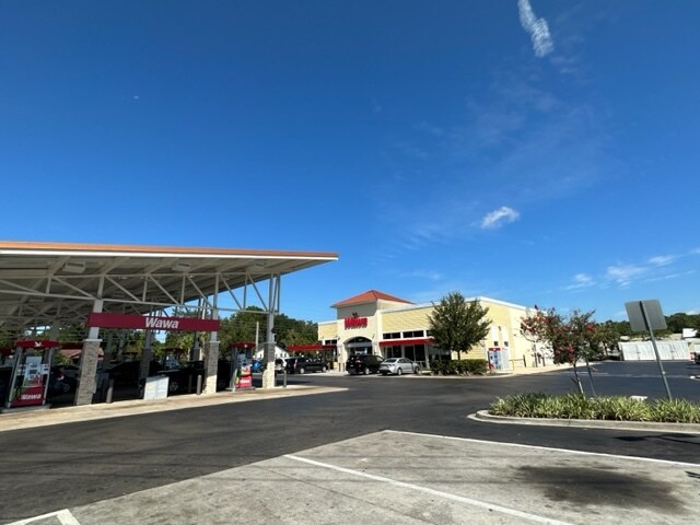More Photos Of 3601 E Silver Springs Blvd, Ocala Service Station For Sale
