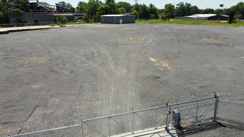 More Photos Of 247 E Bodley Ave, Memphis Light Distribution For Lease