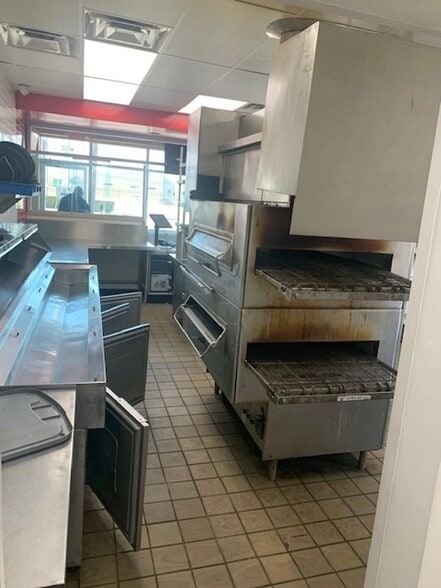 More Photos Of 17140 E Warren Ave, Detroit Fast Food For Sale
