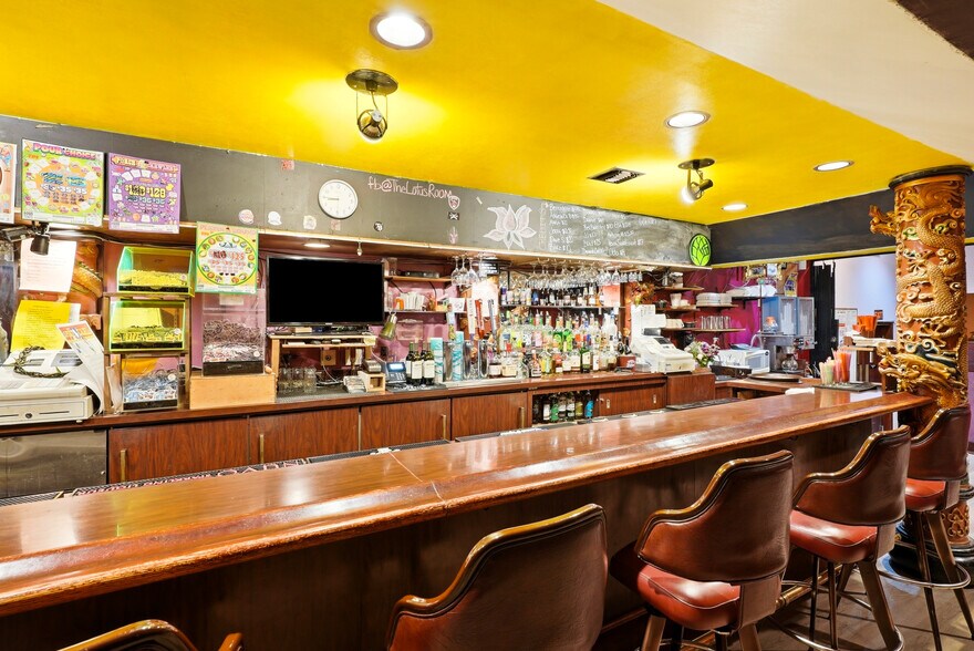 More Photos Of 9 S 1st St, Yakima Restaurant For Sale