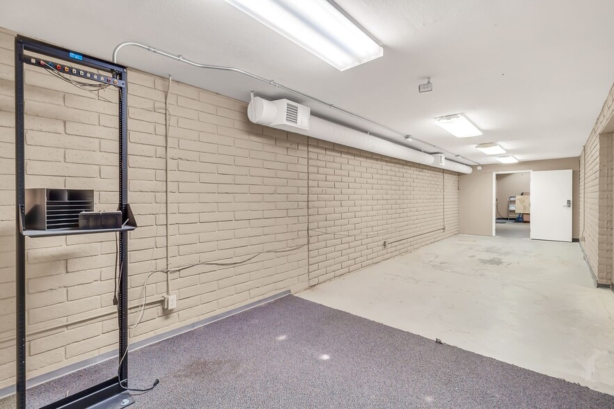 More Photos Of 78 W Ray Rd, Chandler Convenience Store For Lease