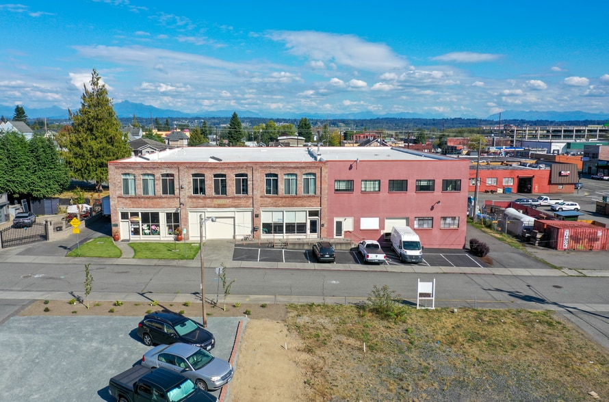 Primary Photo Of 2815 Baker Ave, Everett Light Manufacturing For Sale