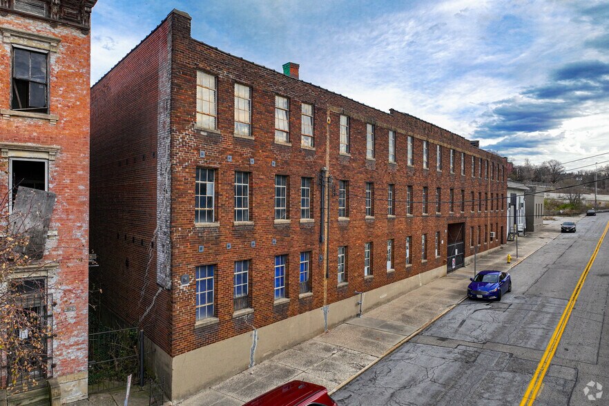 Primary Photo Of 2624 Colerain Ave, Cincinnati Warehouse For Lease