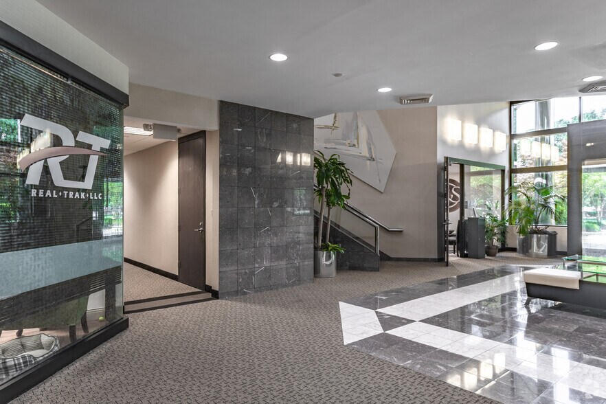 More Photos Of 5041 Corporate Woods Dr, Virginia Beach Unknown For Lease