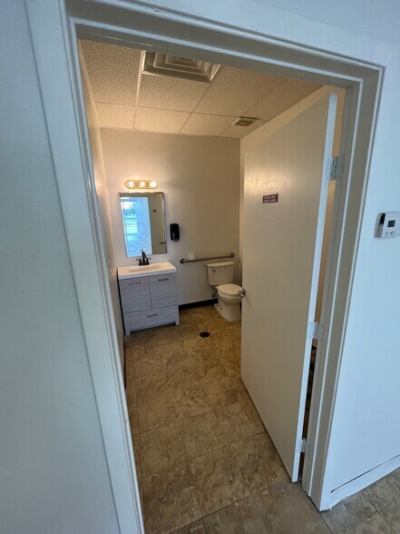 More Photos Of 1535 Spring Cypress Rd, Spring Storefront For Lease