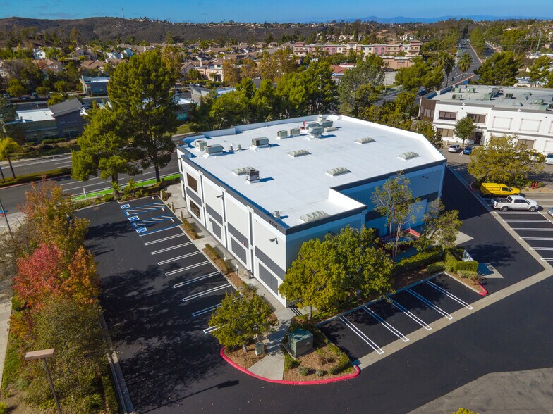 Primary Photo Of 2320 Cousteau Ct, Vista Light Manufacturing For Sale
