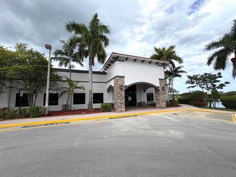 More Photos Of 15500 SW 29th St, Miramar Restaurant For Lease