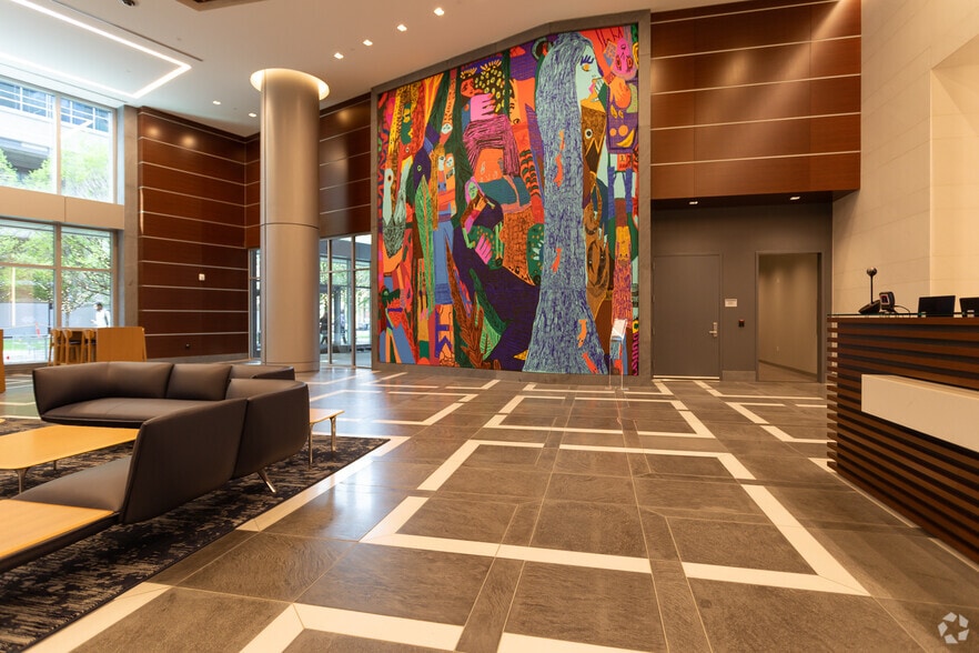 More Photos Of 600 S Tryon St, Charlotte Office For Lease