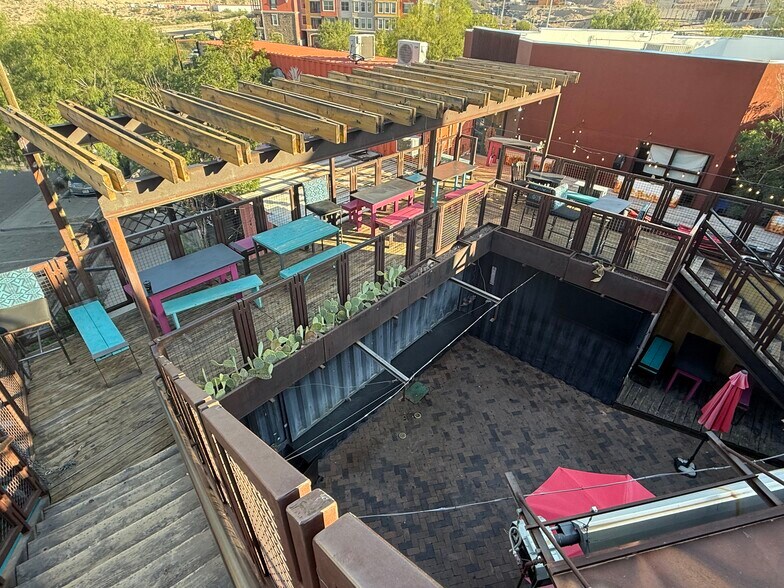 More Photos Of 4935 N Mesa St, El Paso Restaurant For Lease