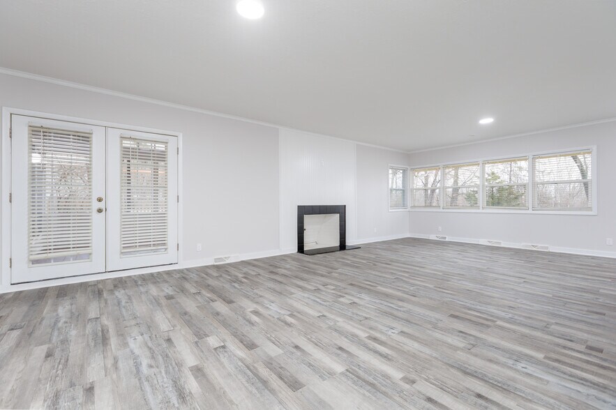 More Photos Of 4577 Olentangy River Rd, Columbus Apartments For Sale