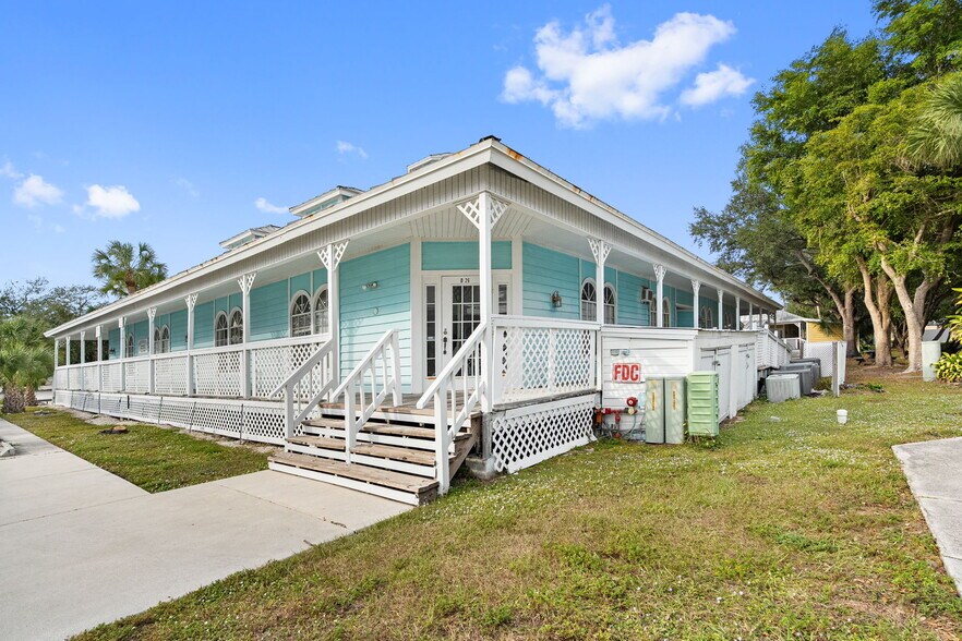 More Photos Of , Fort Myers Office For Sale