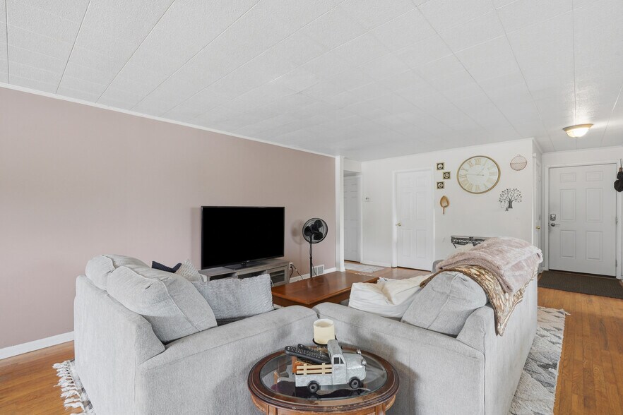 More Photos Of 23589-23593 Van Born Rd, Taylor Freestanding For Sale
